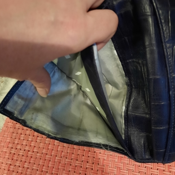 Prune Black Leather Tri-fold Wallet Argentinian Crocodile Leather - Picture 11 of 12